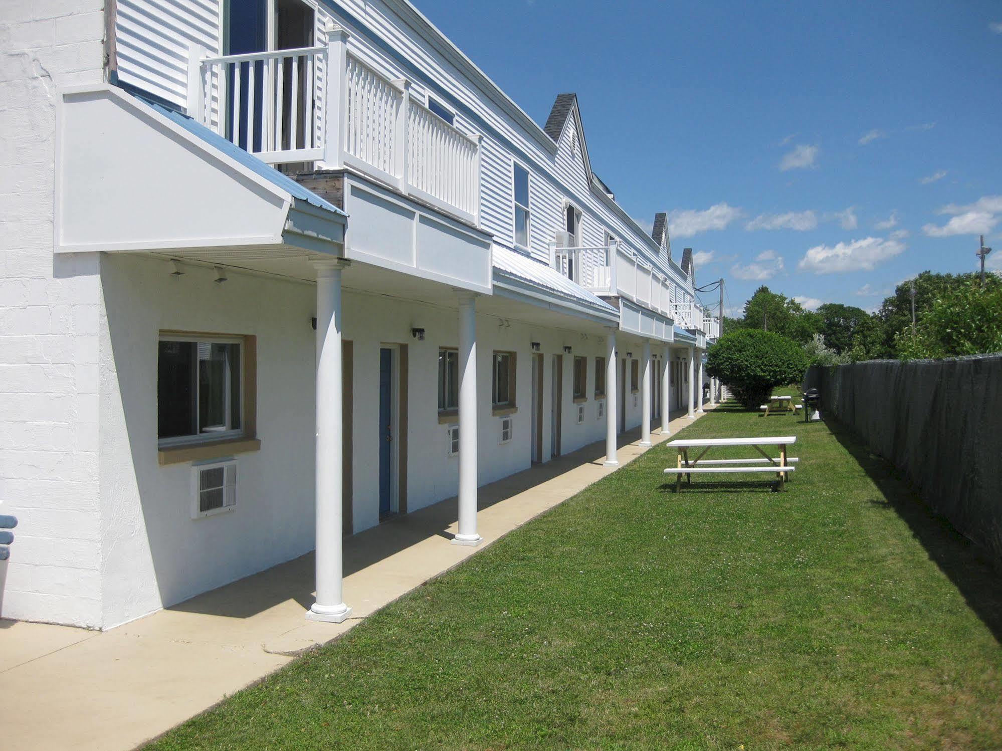 Seabreeze Motel 3*