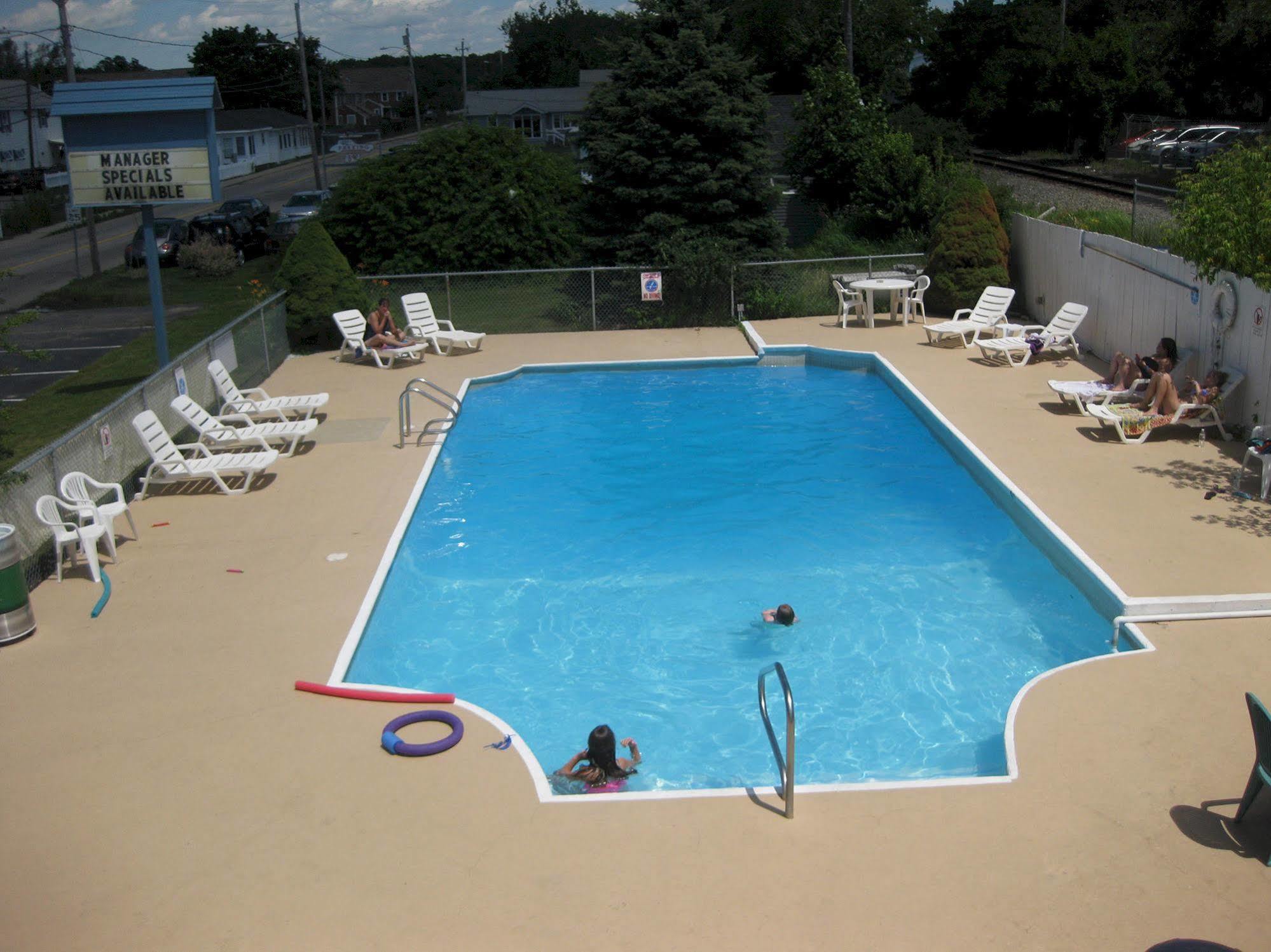Seabreeze Motel 3*